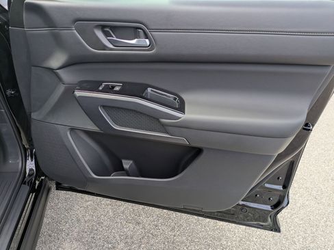 New 2026 Nissan Pathfinder SL FWD image 35