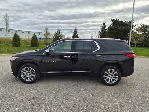 Used 2021 Chevrolet Traverse Premier FWD image 8