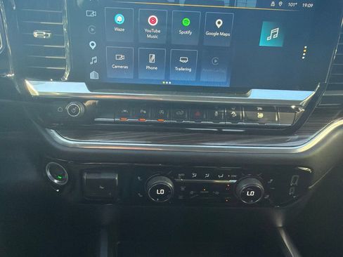 Used 2025 Chevrolet Silverado 1500 LT AWD/4WD image 12