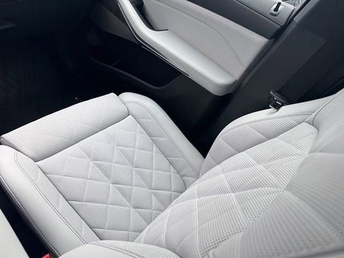 Used 2025 BMW X5 xDrive50e w/ Climate Comfort Package image 25