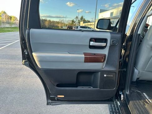 Used 2016 Toyota Sequoia Platinum AWD/4WD image 16