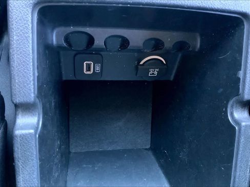 Used 2017 Jeep Cherokee Sport image 34