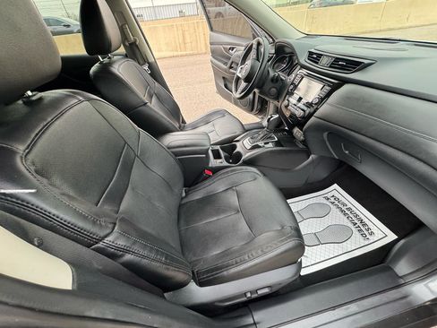 Used 2020 Nissan Rogue SL image 14