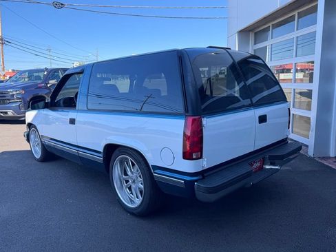 Used 1999 Chevrolet Tahoe 2WD 2-Door w/ Convenience Group image 3