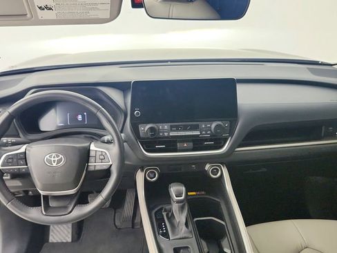 Used 2024 Toyota Grand Highlander XLE image 23