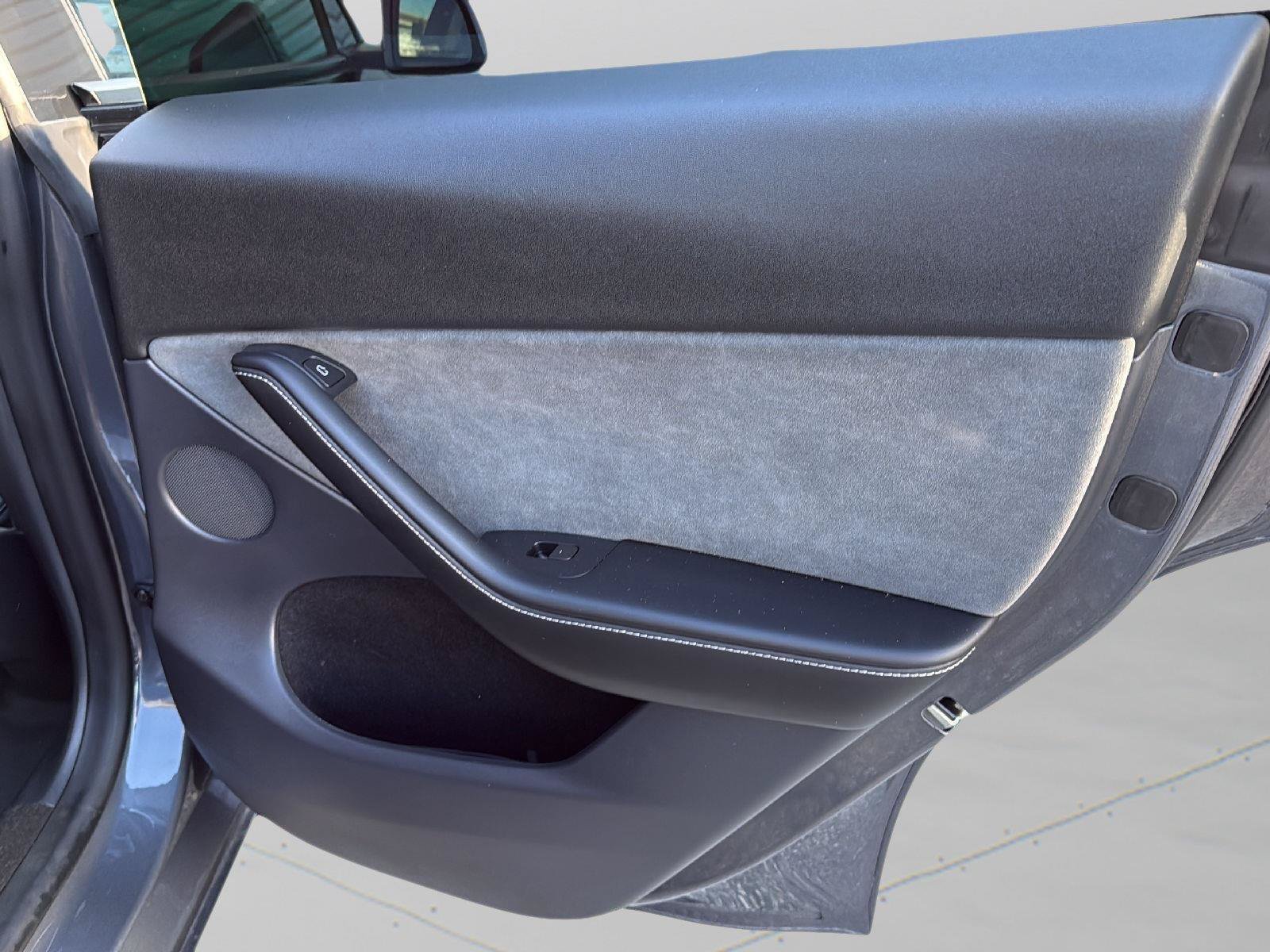 Used 2023 Tesla Model Y Long Range AWD/4WD image 29