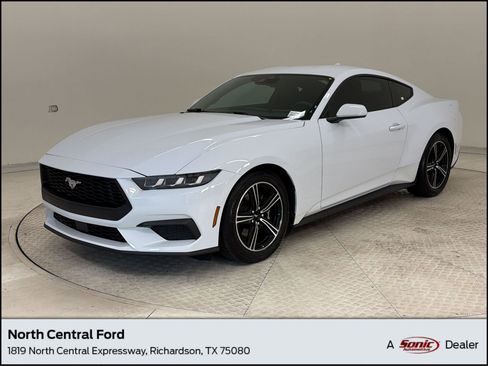 Used 2025 Ford Mustang Coupe RWD image 1