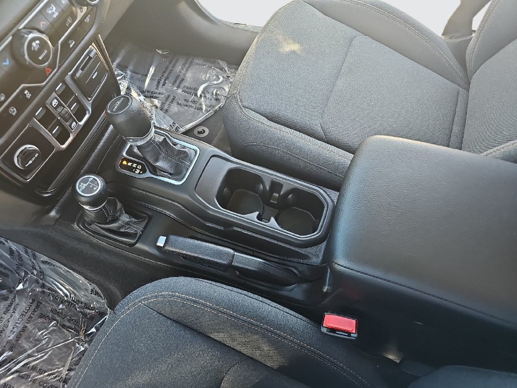 Used 2025 Jeep Gladiator Sport AWD/4WD image 23