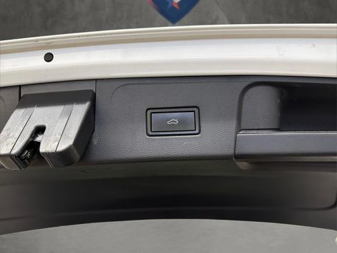 Used 2019 Volkswagen Atlas SE FWD image 42