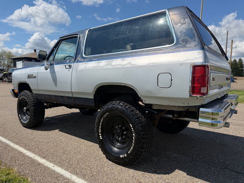 Used 1990 Dodge Ramcharger 4WD image 7