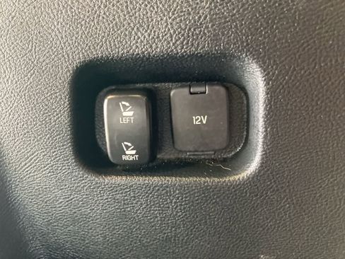 Used 2020 Ford Edge SEL w/ Cold Weather Package image 28