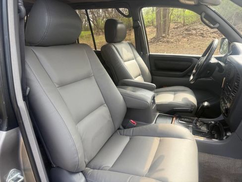 Used 2002 Toyota Land Cruiser image 54