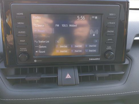 Used 2021 Toyota RAV4 LE image 29