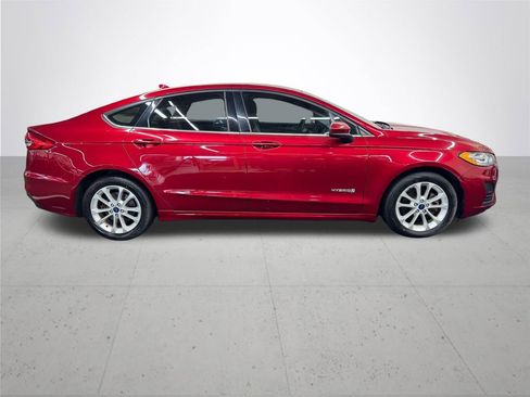 Used 2019 Ford Fusion SE FWD image 8