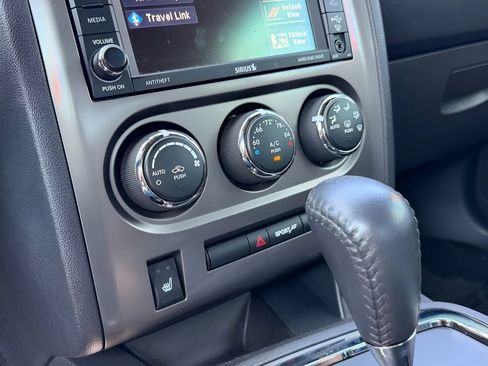 Used 2014 Dodge Challenger SXT RWD image 21