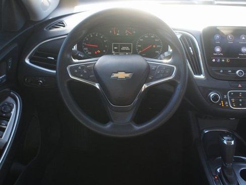 Used 2019 Chevrolet Malibu LT image 5