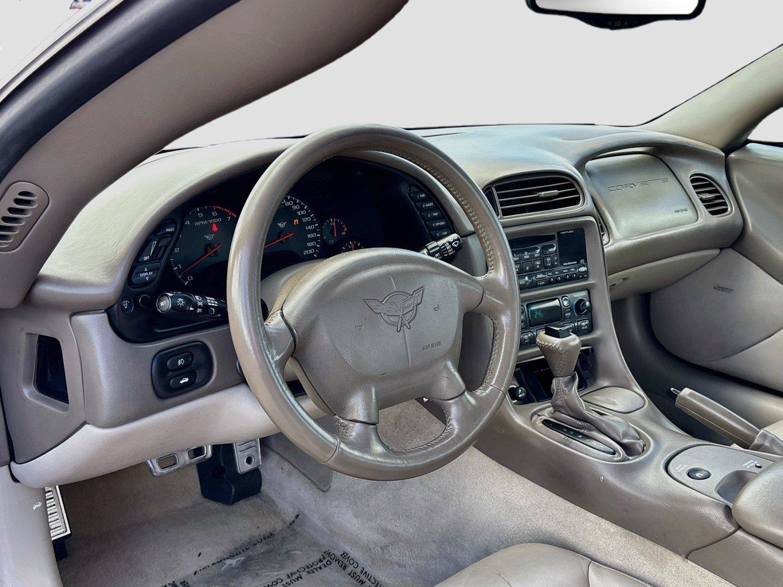 Used 2004 Chevrolet Corvette Coupe w/ Preferred Equipment Group RWD image 9