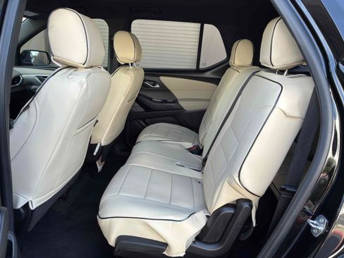 Used 2022 Chevrolet Traverse LS FWD image 52