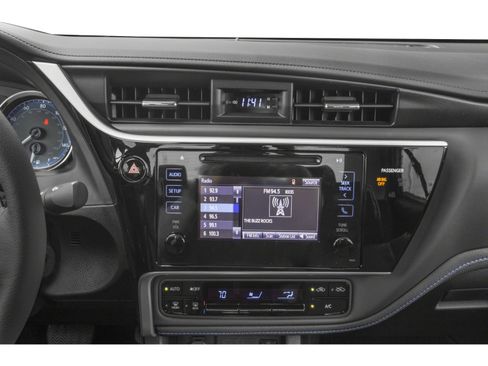 Used 2019 Toyota Corolla XLE image 10