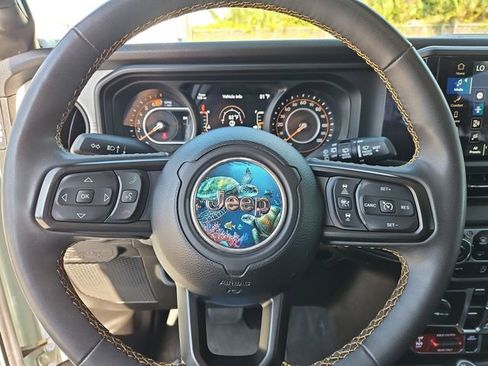 Used 2024 Jeep Wrangler Willys image 20