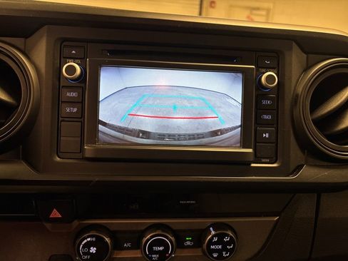 Used 2018 Toyota Tacoma SR w/ SR Convenience Package image 40