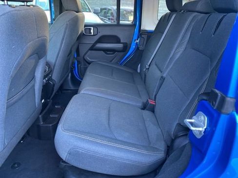 Used 2024 Jeep Wrangler Unlimited Sahara AWD/4WD image 21