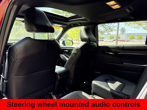 Used 2025 Toyota Highlander XSE image 22
