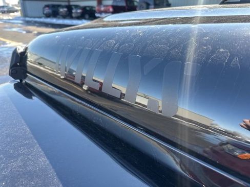 Used 2024 Jeep Gladiator Willys image 20