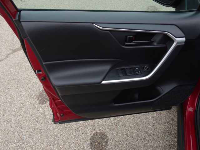 Used 2019 Toyota RAV4 LE w/ All Weather Liner Package AWD/4WD image 11