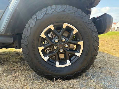 Used 2025 Jeep Wrangler Unlimited Rubicon AWD/4WD image 24