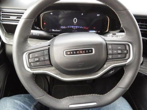 Used 2022 Jeep Wagoneer Series III w/ Premium Group I image 22