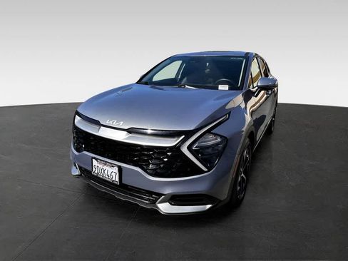 Used 2023 Kia Sportage EX FWD image 3