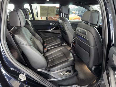 Used 2025 BMW X7 M60i AWD/4WD image 12