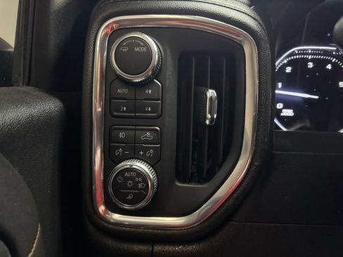 Used 2022 GMC Sierra 2500 AT4 w/ AT4 Preferred Package AWD/4WD image 14