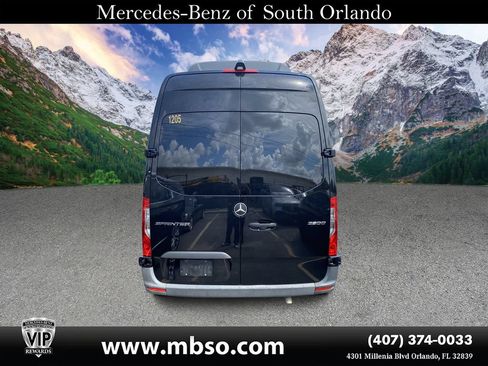 Used 2020 Mercedes-Benz Sprinter 2500 image 12