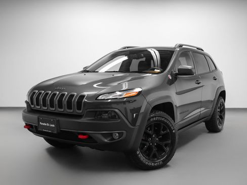 Used 2015 Jeep Cherokee Trailhawk w/ Comfort/Convenience Group AWD/4WD image 1