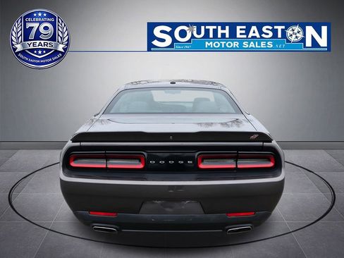 Used 2020 Dodge Challenger SXT AWD/4WD image 4