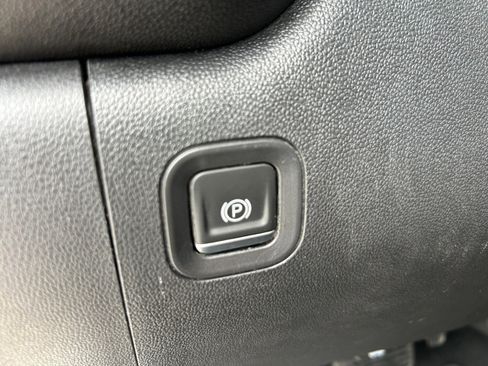 Used 2023 Chevrolet Silverado 1500 Custom Trail Boss image 16