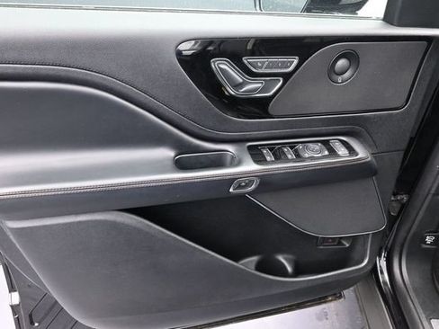 Used 2022 Lincoln Aviator Reserve w/ Equipment Group 201A AWD/4WD image 24