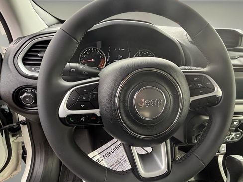 Used 2020 Jeep Renegade Latitude image 10