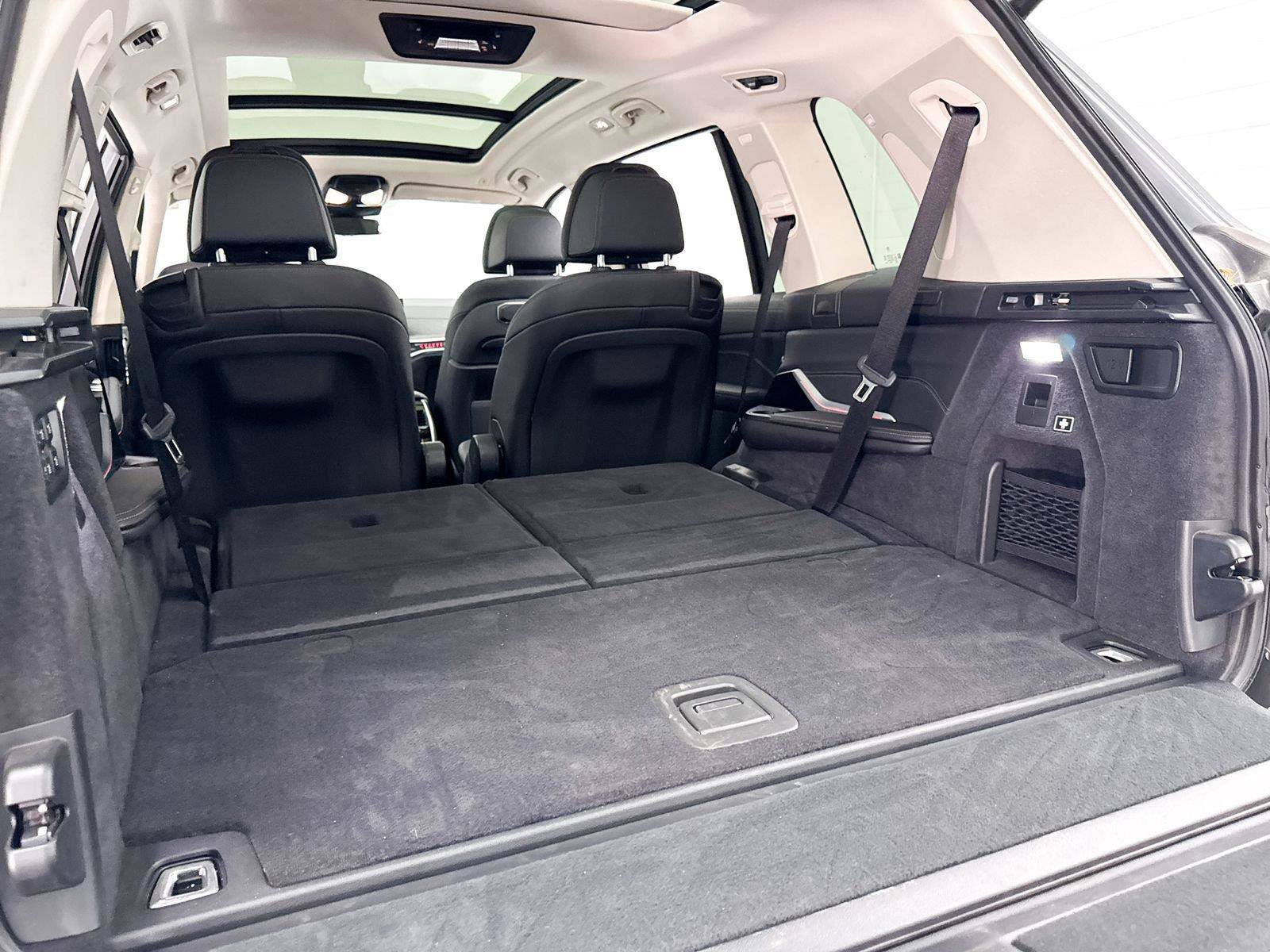 Used 2024 BMW X7 xDrive40i w/ Premium Package AWD/4WD image 32