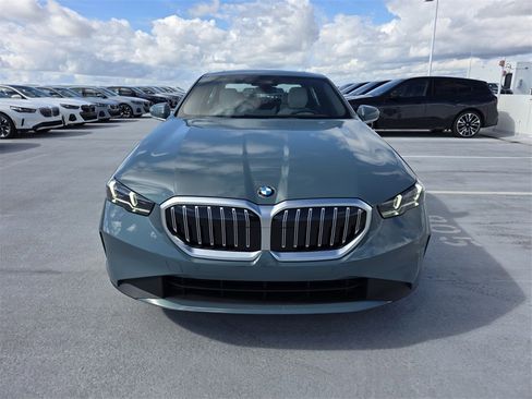 New 2026 BMW 530i 530i image 2