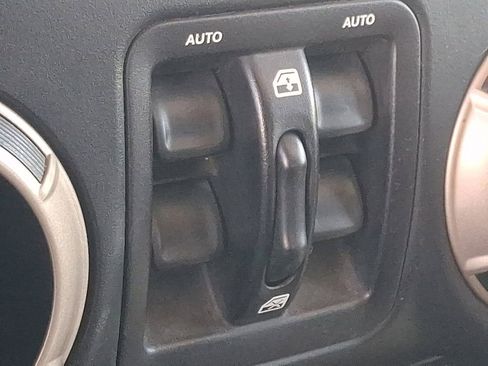 Used 2017 Jeep Wrangler Unlimited Sahara AWD/4WD image 24