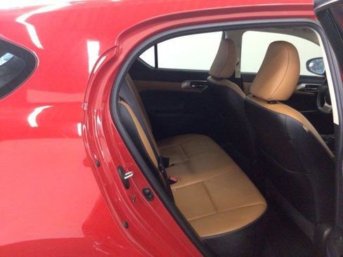 Used 2014 Lexus CT 200h w/ Seat Comfort Package FWD image 8