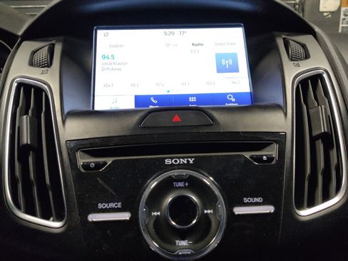 Used 2018 Ford Focus SEL FWD image 25
