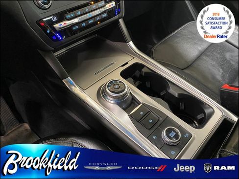 Used 2020 Ford Explorer Limited image 28