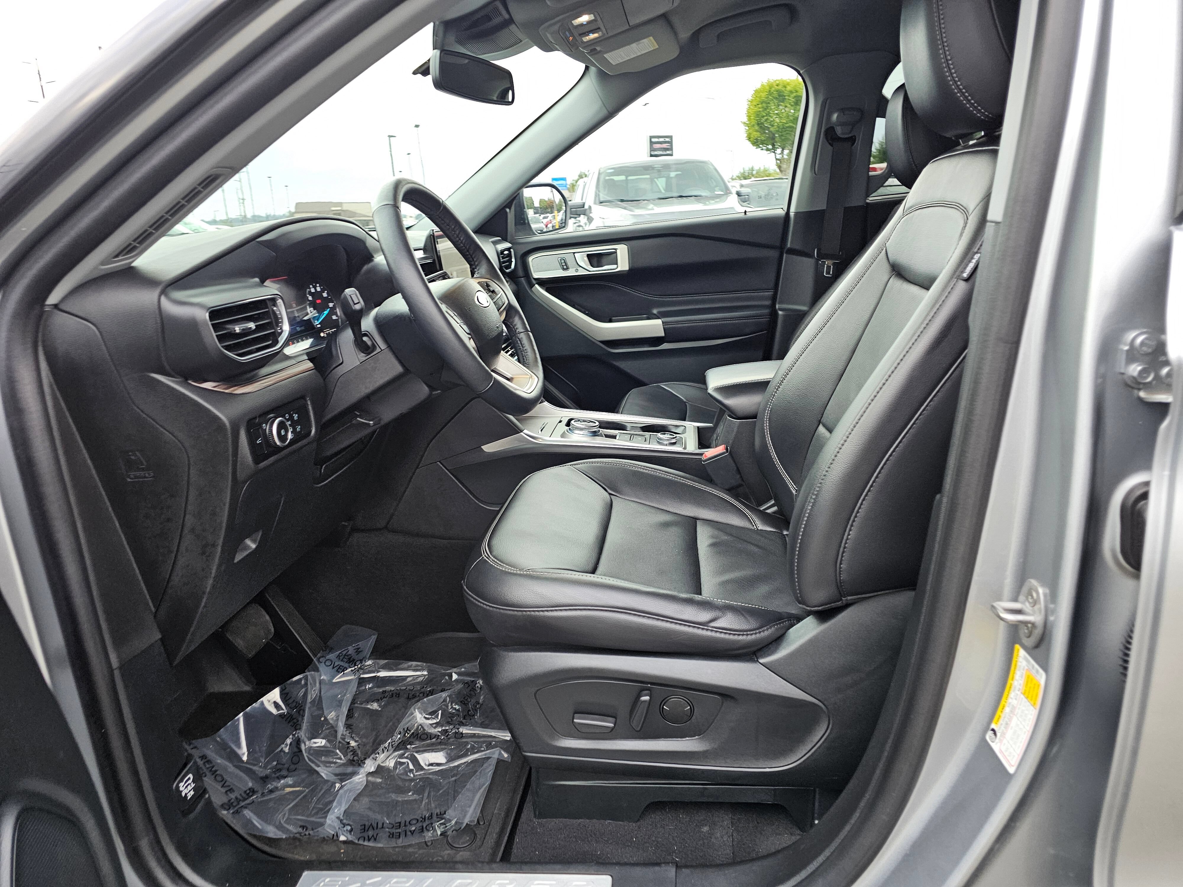 Certified 2023 Ford Explorer Limited AWD/4WD image 23