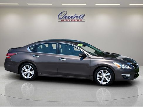 Used 2015 Nissan Altima 2.5 SL w/ Technology Package FWD image 3
