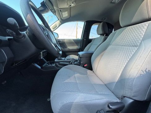 Used 2022 Toyota Tacoma SR w/ SR Convenience Package RWD image 11