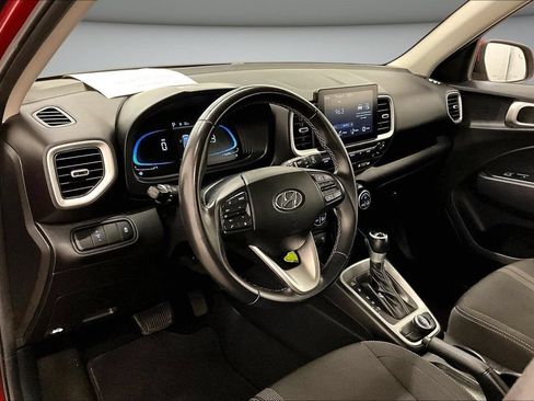 Used 2023 Hyundai Venue SEL FWD image 17